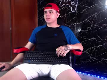 Maty_Hard Chaturbate stream image from March 25, 2025