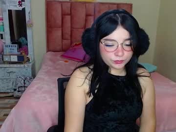 Nahia__2 Chaturbate stream image from March 25, 2025