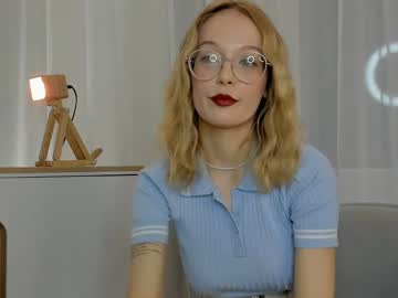 Annisfilbert Chaturbate stream image from March 25, 2025