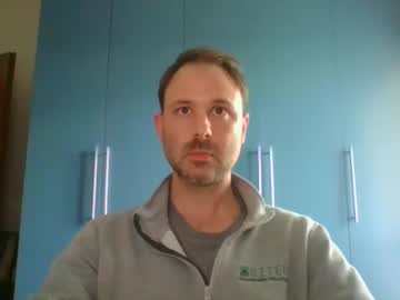 Km9017 Chaturbate stream image from March 25, 2025