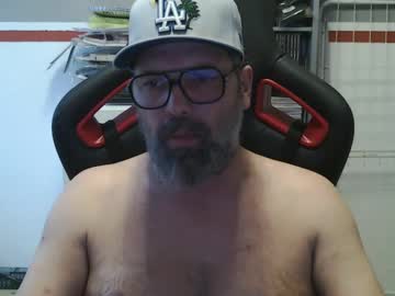 Womenizzeer Chaturbate stream image from March 25, 2025