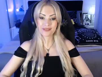 Barbie_Nerd Chaturbate stream image from March 25, 2025