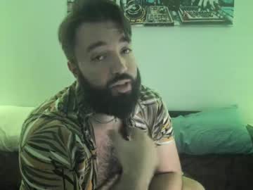 Papi_Kitsune Chaturbate stream image from March 25, 2025