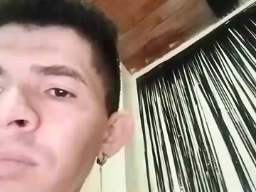 Modelluillito Chaturbate stream image from March 25, 2025