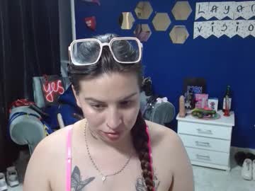 Layanacuminass Chaturbate stream image from March 25, 2025