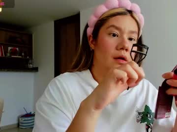 Sarasmith19 Chaturbate stream image from March 25, 2025