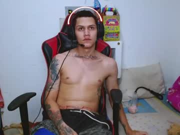 Dick_Monster23cm Chaturbate stream image from March 25, 2025