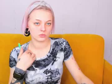 Hosokdroll Chaturbate stream image from March 26, 2025