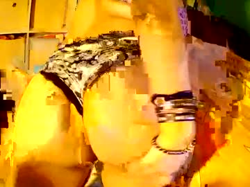 Creamiibunnii Chaturbate stream image from March 26, 2025