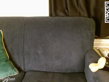 Mistressjuneroom Chaturbate stream image from March 26, 2025