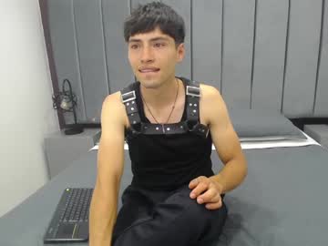 Small_Handss Chaturbate stream image from March 26, 2025