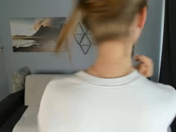 Shewell Chaturbate stream image from March 26, 2025