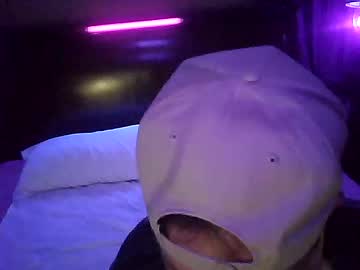 Joshjlavergne148903 Chaturbate stream image from March 26, 2025