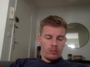 Frenchmanlil Chaturbate stream image from March 26, 2025