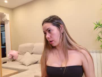 Isabellauribe Chaturbate stream image from March 26, 2025