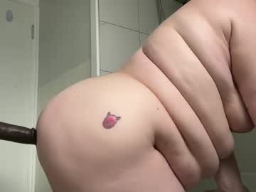 Miss19971010 Chaturbate stream image from March 26, 2025