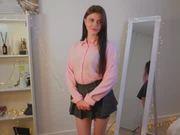 Juliacarter18 Chaturbate stream image from March 26, 2025