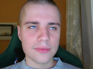 Blueskyoverhead Chaturbate stream image from March 26, 2025