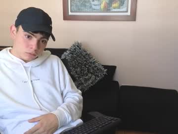 Lukeboyce Chaturbate stream image from March 26, 2025