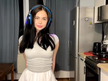 Shelleyhey Chaturbate stream image from March 26, 2025