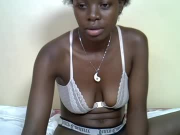 Girlnextdooh Chaturbate stream image from March 26, 2025
