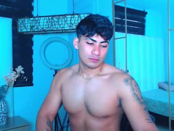 Xhottoyszonex Chaturbate stream image from March 26, 2025