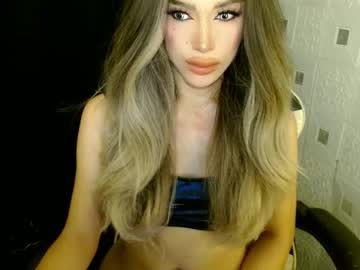 Imyour_Queen10 Chaturbate stream image from March 27, 2025