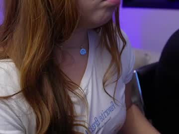 Mirellamedeiros Chaturbate stream image from March 27, 2025