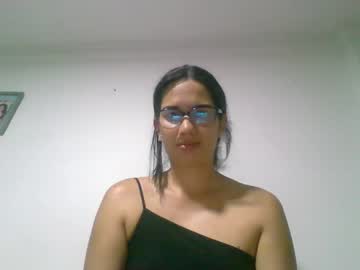 Yulig24 Chaturbate stream image from March 27, 2025