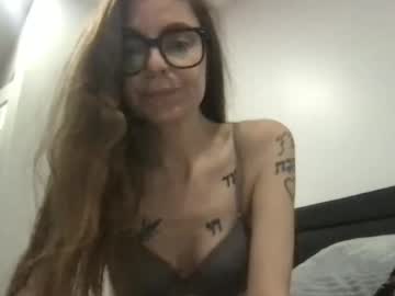 Estherantizionist Chaturbate stream image from March 27, 2025