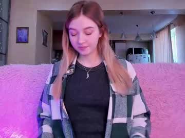 Ksuhesa Chaturbate stream image from March 27, 2025