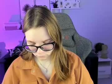 Robinrowe Chaturbate stream image from March 27, 2025