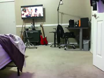 Johnnyfatcock Chaturbate stream image from March 27, 2025