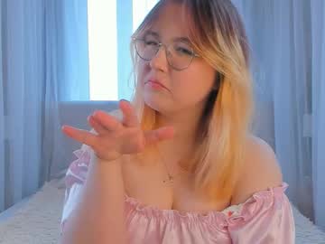 Arafrail Chaturbate stream image from March 27, 2025