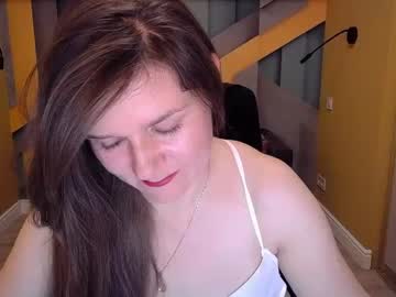 Ariagrays Chaturbate stream image from March 27, 2025