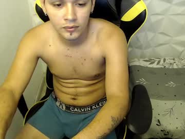 Gael_Booz Chaturbate stream image from March 27, 2025