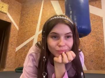 Maryyourr Chaturbate stream image from March 27, 2025