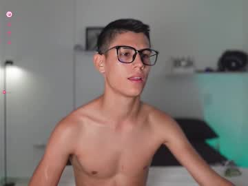 Hey_Cesard Chaturbate stream image from March 27, 2025