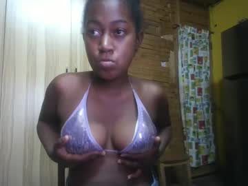 Maella2203 Chaturbate stream image from March 27, 2025