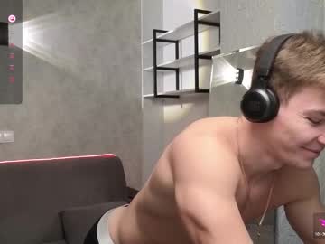 Elliot_Muscle04 Chaturbate stream image from March 27, 2025