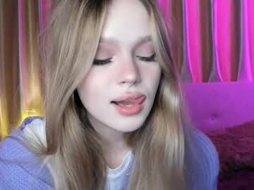 Shy_Meowmegan Chaturbate stream image from March 27, 2025