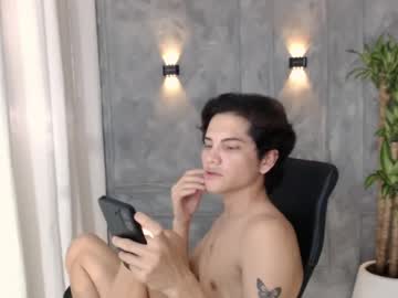 Isaac_Miler Chaturbate stream image from March 27, 2025
