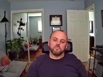 Used14u Chaturbate stream image from March 27, 2025