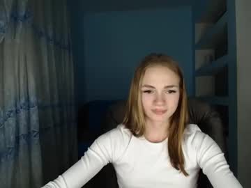 Karinchik544 Chaturbate stream image from March 27, 2025