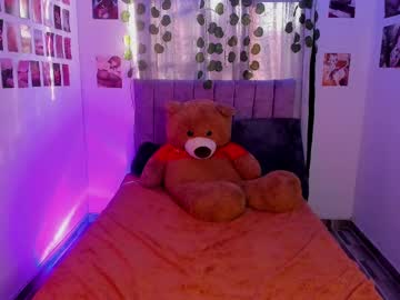 Alyssa_Regina Chaturbate stream image from March 27, 2025