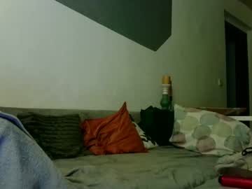 Bicurious176999 Chaturbate stream image from March 27, 2025