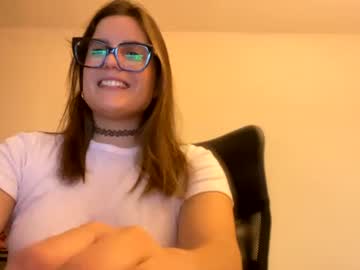 Rainbowlori Chaturbate stream image from March 27, 2025