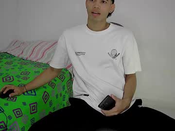 Ennel_Large Chaturbate stream image from March 27, 2025
