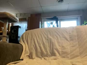 Lillexxxylover Chaturbate stream image from March 27, 2025