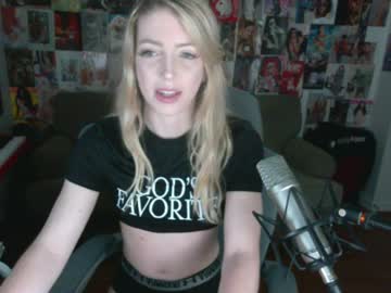 Urfavgirlnxxxtdoor Chaturbate stream image from March 28, 2025